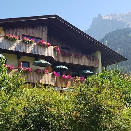 Gaestehaus Schoeneweiss Ehrwald Eksteriør billede