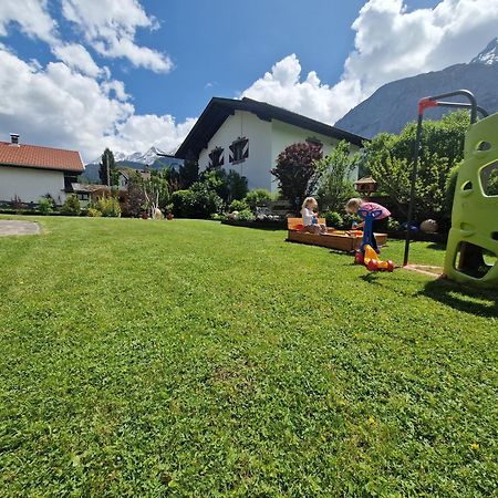 Gaestehaus Schoeneweiss Ehrwald Eksteriør billede