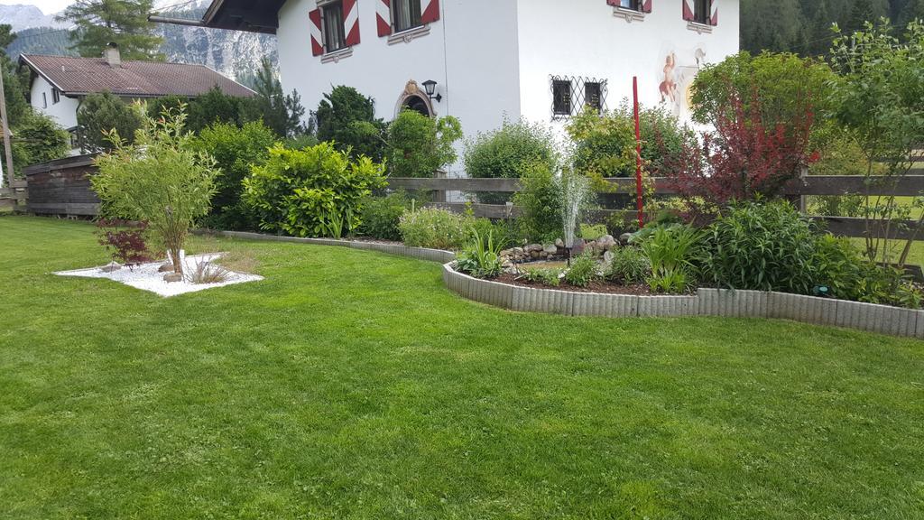 Gaestehaus Schoeneweiss Ehrwald Eksteriør billede