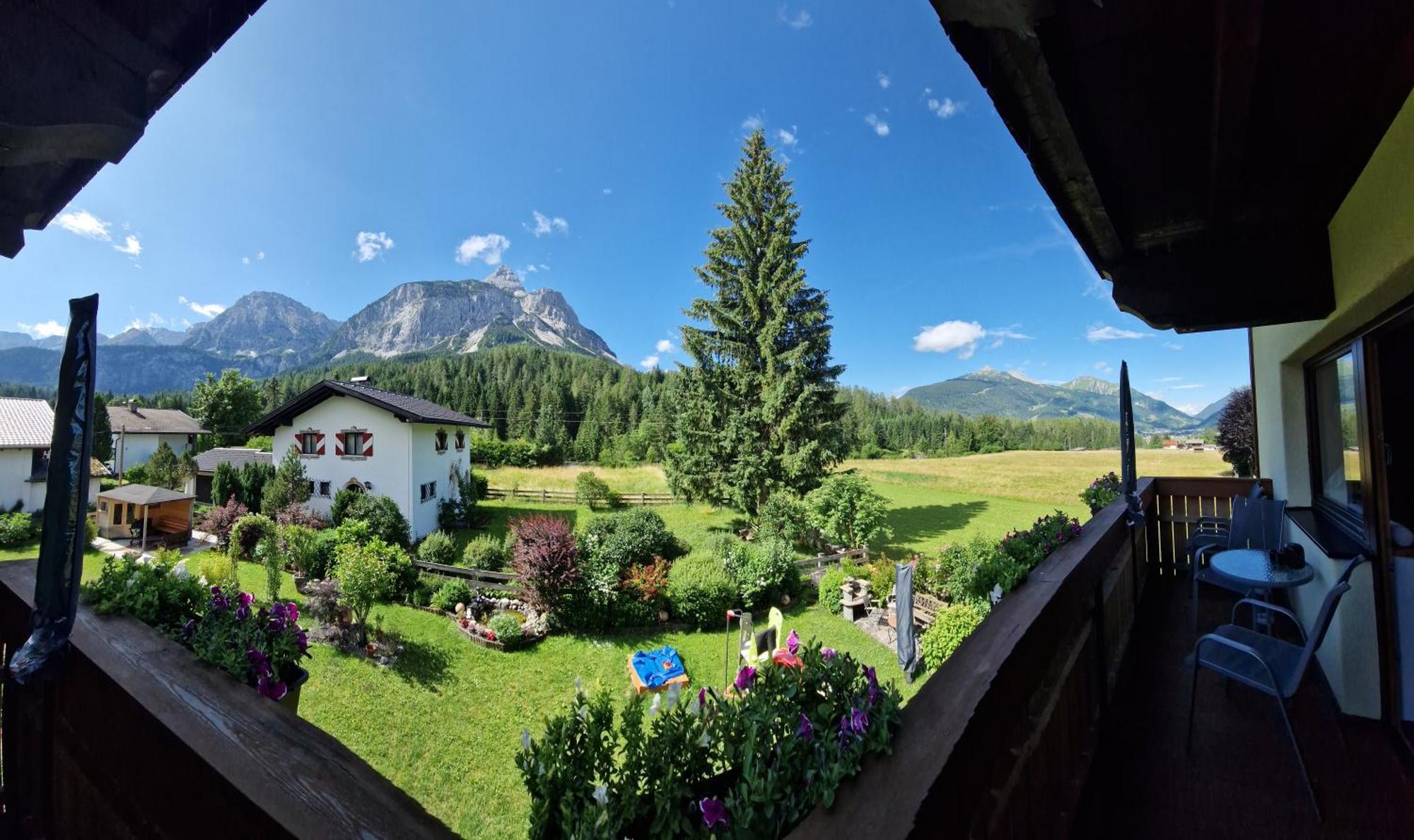 Gaestehaus Schoeneweiss Ehrwald Eksteriør billede